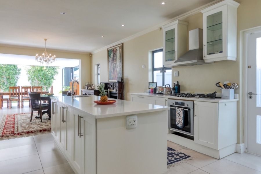 4 Bedroom Property for Sale in Newlands Western Cape